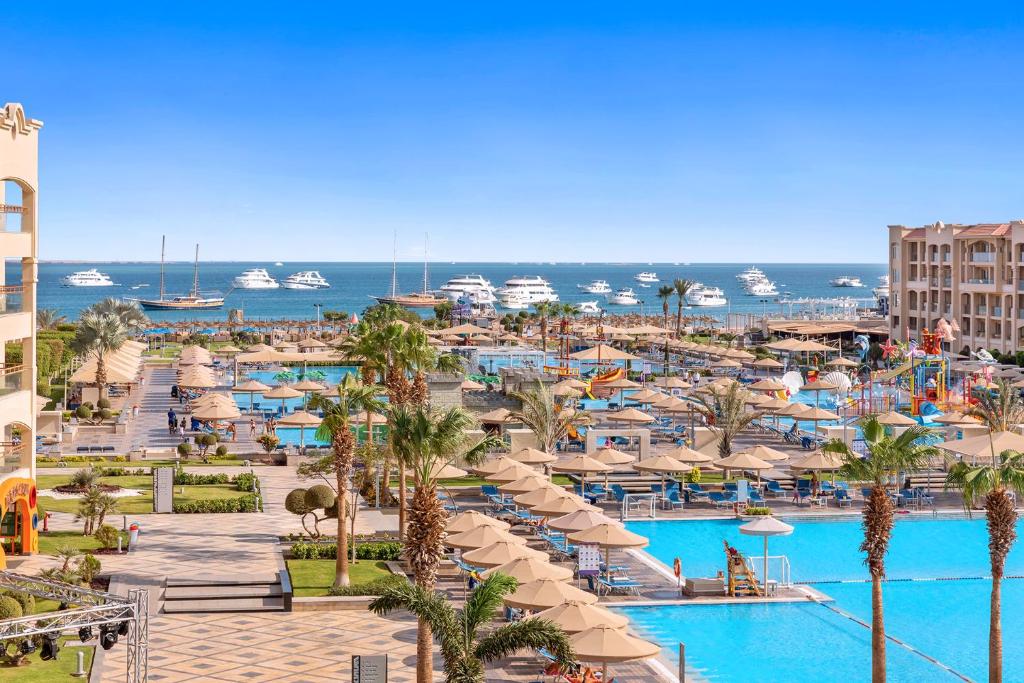 PICKALBATROS WHITE BEACH RESORT - HURGHADA